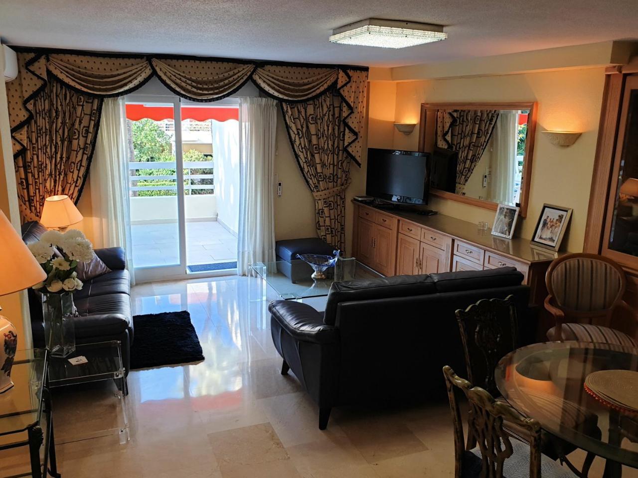 Appartement Spacious 3 Bedroom 2nd Line Center Marbella